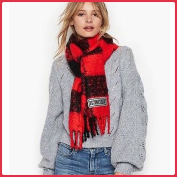 NWOT HP Victoria’s Secret red/black buffalo plaid blanket Scarf - Picture 3 of 5